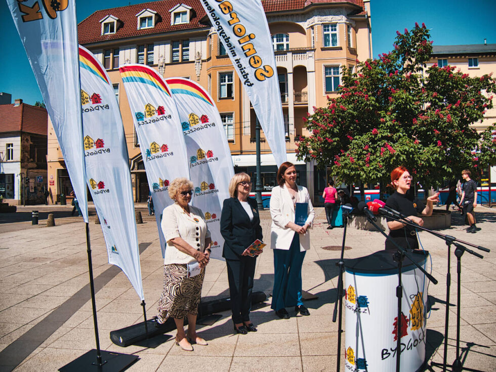 Seniorada 2026 – jedenaście dni dla bydgoskich seniorów. Międzypokoleniowa wymiana radości i doświadczeń. Przemarsz Kapeluszowy – 29 maja