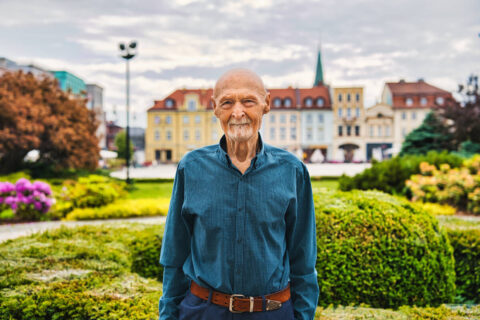 Pan Władek naprawdę chce to zrobić! 90-latek z Bydgoszczy w 10 lat ma obiec świat dookoła. Meta – w setne urodziny
