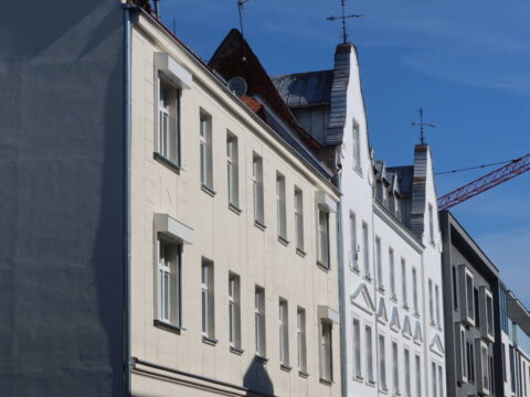 Rycerska zmienia swoje oblicze. Odnowione są dwie kamienice. Powstały mieszkania BTBS