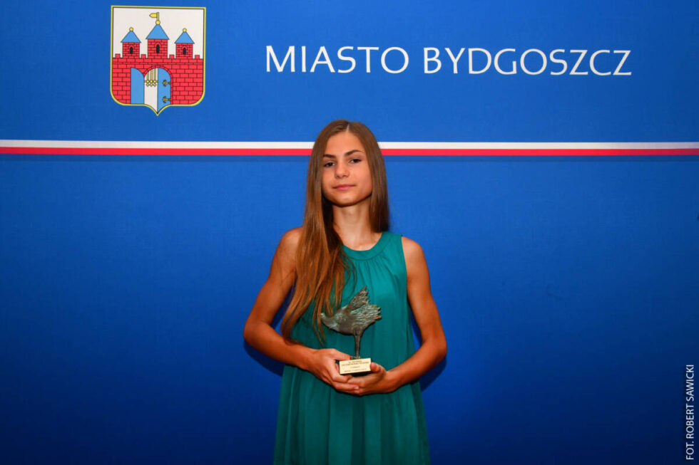 Malwina Ziółkowska „zaczarowała” jury podczas festiwalu Anny Dymnej. Śpiewać uczy się w MDK nr 5 w Fordonie