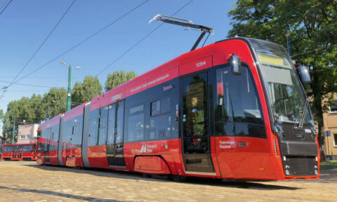 „Banek” z bydgoskiej Pesy wozi pasażerów Metropolii