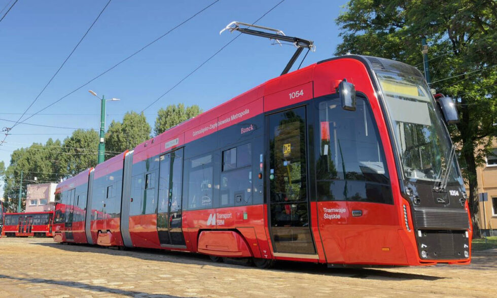 „Banek” z bydgoskiej Pesy wozi pasażerów Metropolii