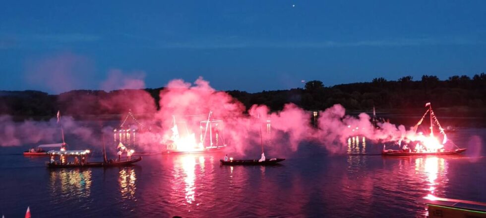 Sobota w Bydgoszczy. Dwa festiwale z Wisłą w tle. Fontanna Muzyki. Piknik militarny z okazji Święta Wojska Polskiego