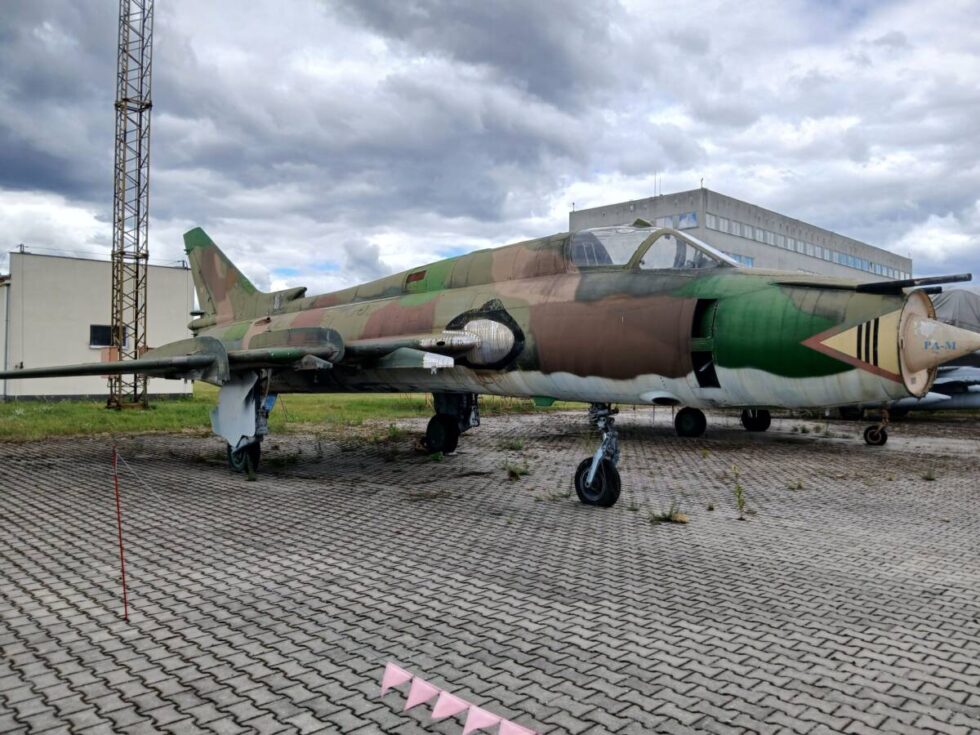 Niespełna 37 tysięcy złotych za myśliwsko-bombowy SU-22. Takie są ceny w przetargu ogłoszonym przez Wojskowe Zakłady Lotnicze nr 2 w Bydgoszczy