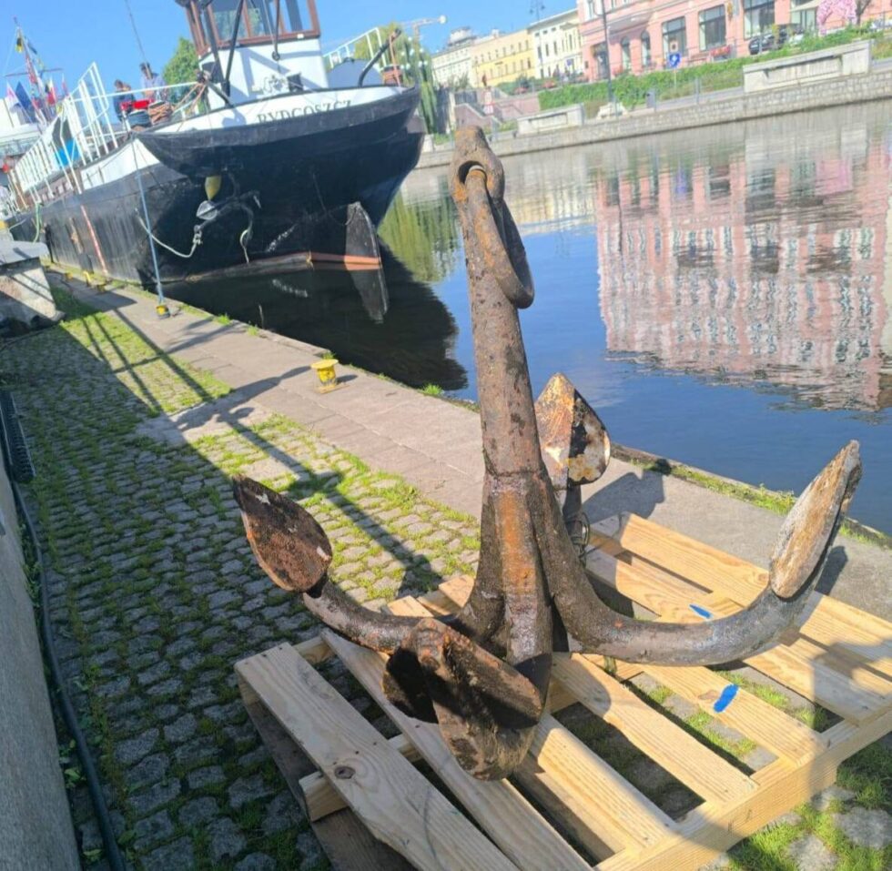 W centrum miasta z Brdy wyłowiono kotwicę. Może stać się symbolem pamięci o bydgoskich szyprach