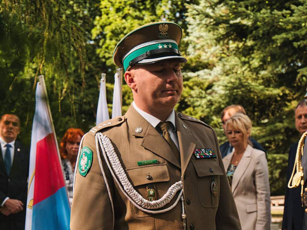 Złożenie kwiatów na Cmentarzu Bohaterów Bydgoszczy