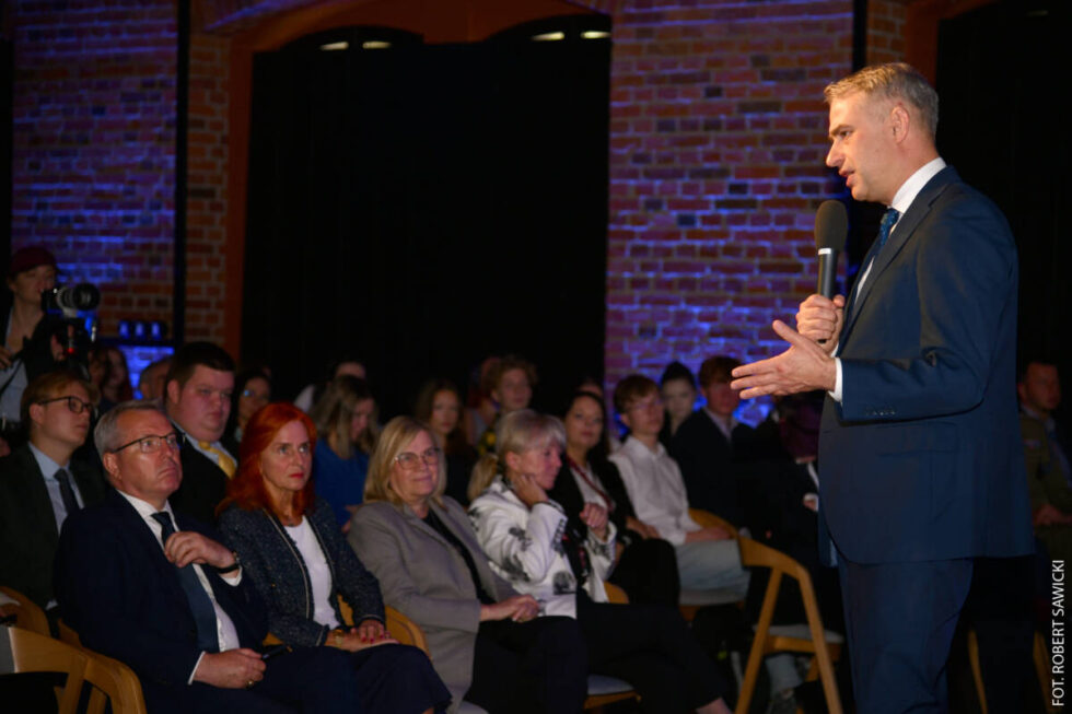 Wicepremier Krzysztof Gawkowski w Bydgoszczy. Z młodymi o AI, studiach i przyszłości pracy
