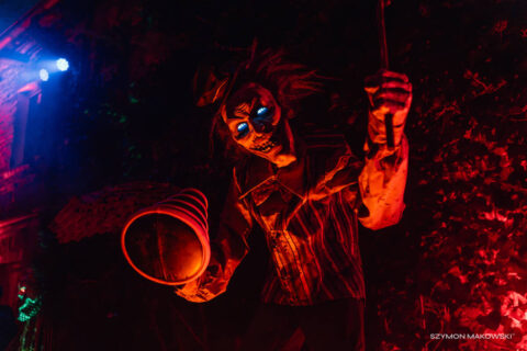 Halloween w Bydgoszczy. Na tym bydgoskim podwórku straszy już 20 lat. Zaglądamy do Kamienicy Grozy
