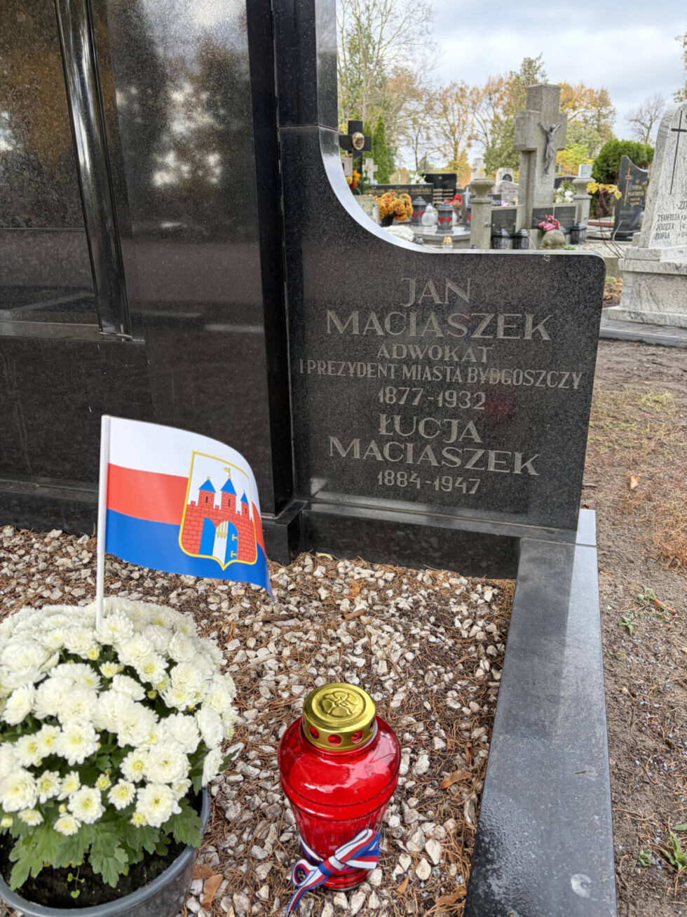 Miasto pamięta o zasłużonych Bydgoszczanach – na jakich cmentarzach można im zapalić świeczkę?