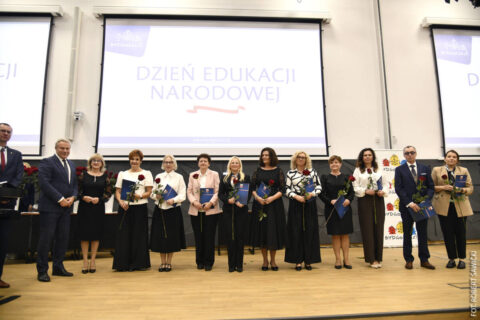 Święto nauczycieli i wszystkich pracowników szkół. Dzień Edukacji Narodowej w Bydgoszczy – nagrody dla najlepszych [ZDJĘCIA]